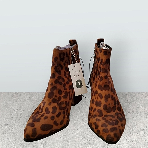 NWT Women's Valerie Microsuede Leopard Print Ankle Boots - Picture 2 of 6